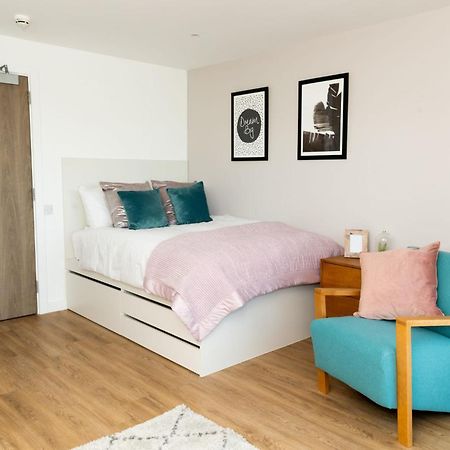 Chic Apartments And Studios At The Point In 애버딘 외부 사진