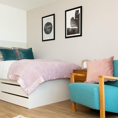 Chic Apartments And Studios At The Point In 애버딘 외부 사진