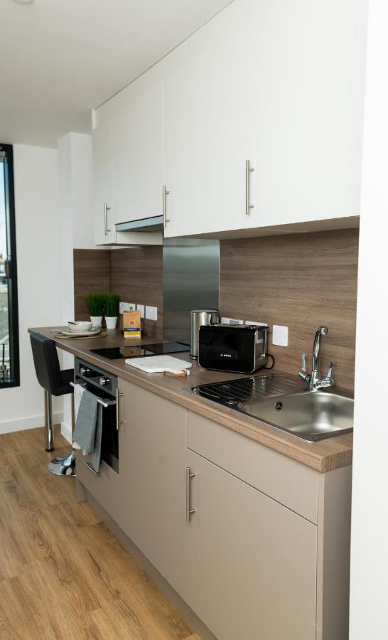 Chic Apartments And Studios At The Point In 애버딘 외부 사진