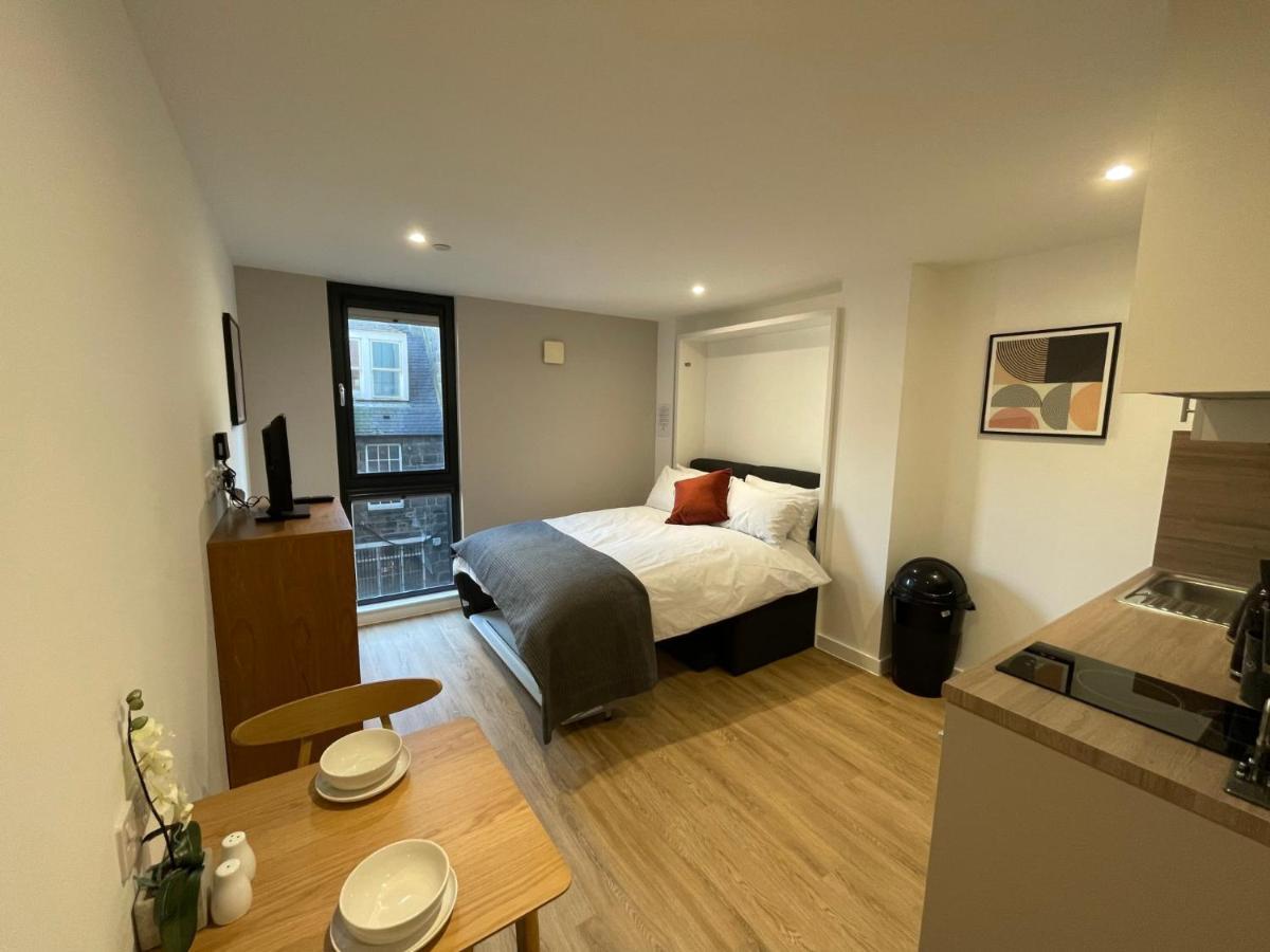 Chic Apartments And Studios At The Point In 애버딘 외부 사진