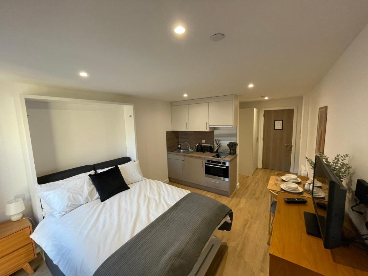 Chic Apartments And Studios At The Point In 애버딘 외부 사진