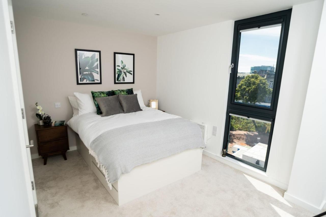 Chic Apartments And Studios At The Point In 애버딘 외부 사진