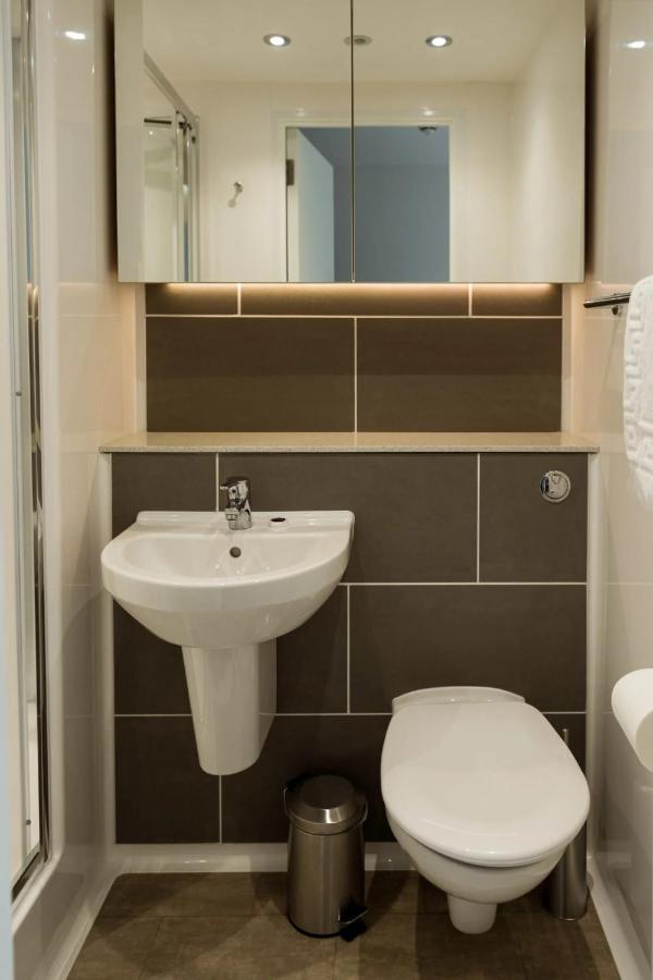 Chic Apartments And Studios At The Point In 애버딘 외부 사진