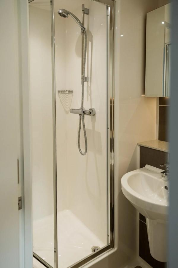 Chic Apartments And Studios At The Point In 애버딘 외부 사진
