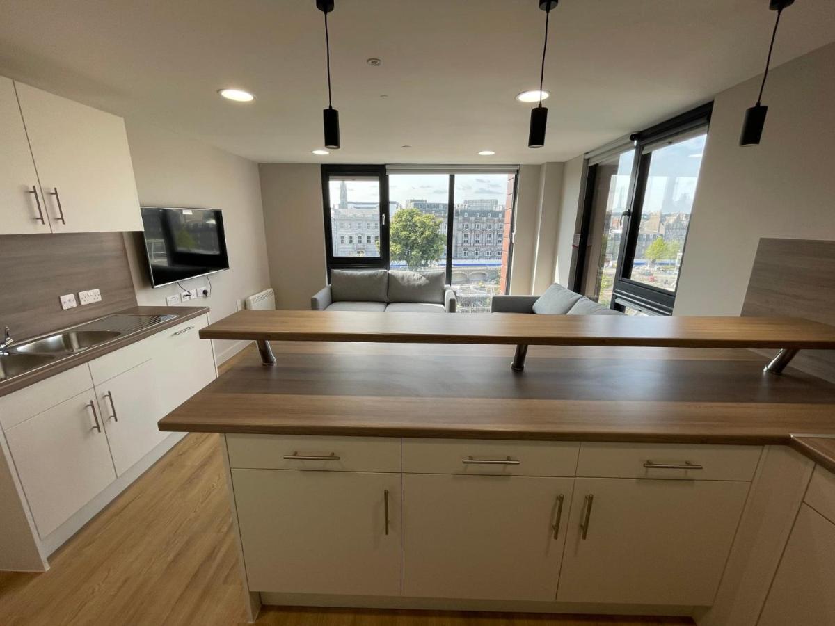 Chic Apartments And Studios At The Point In 애버딘 외부 사진